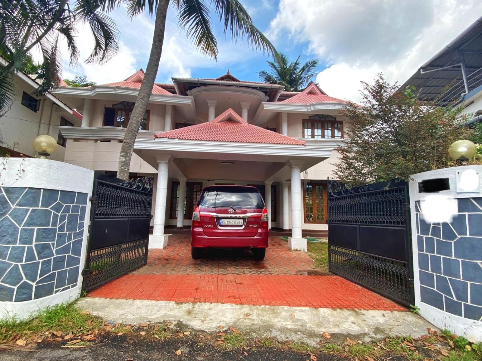 La Casa Trivandrum 4 Bhk Ac Luxury Villa At City Centre, Just 6 Kms To Airport Thiruvananthapuram Exterior foto