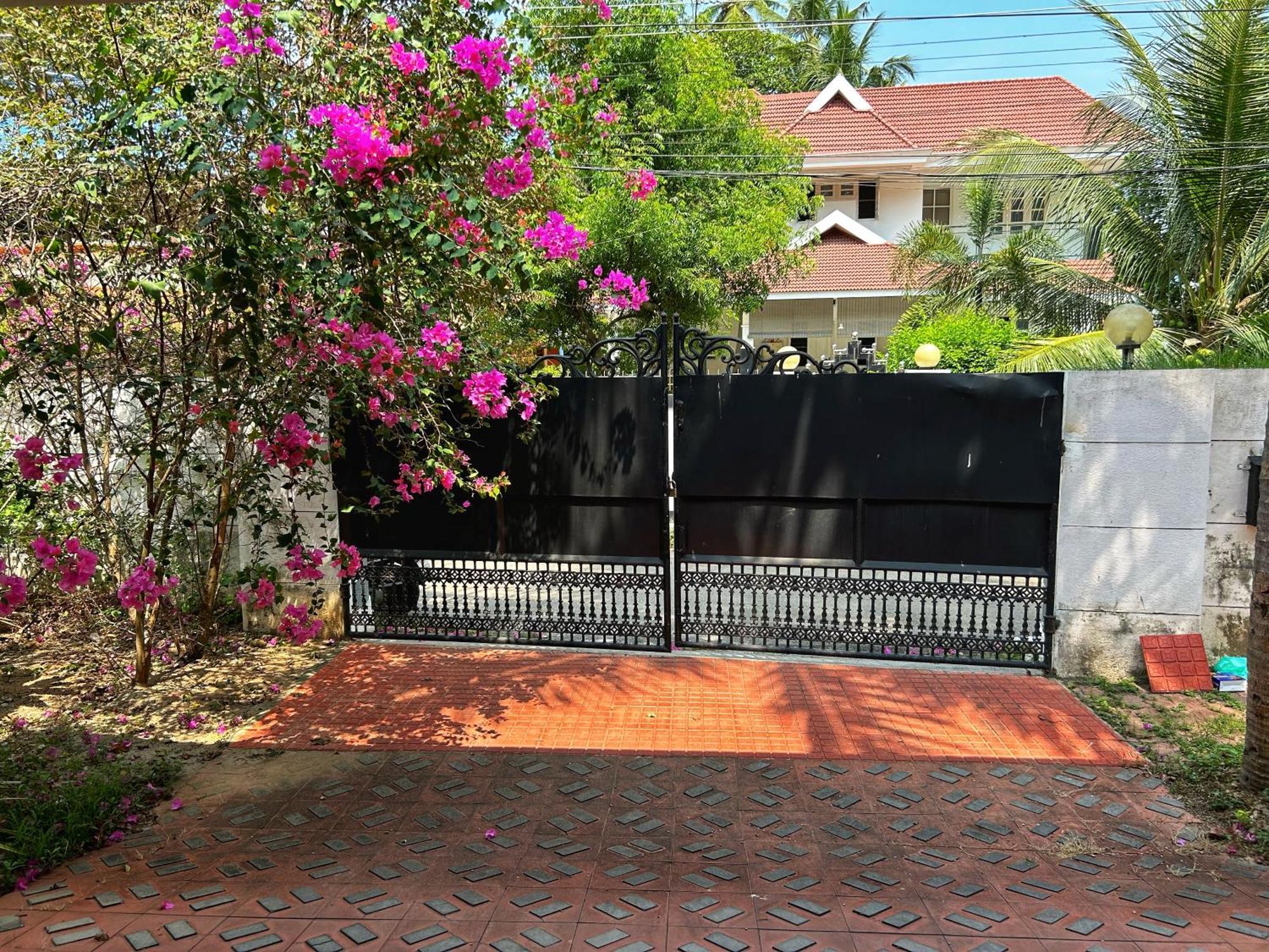 La Casa Trivandrum 4 Bhk Ac Luxury Villa At City Centre, Just 6 Kms To Airport Thiruvananthapuram Exterior foto