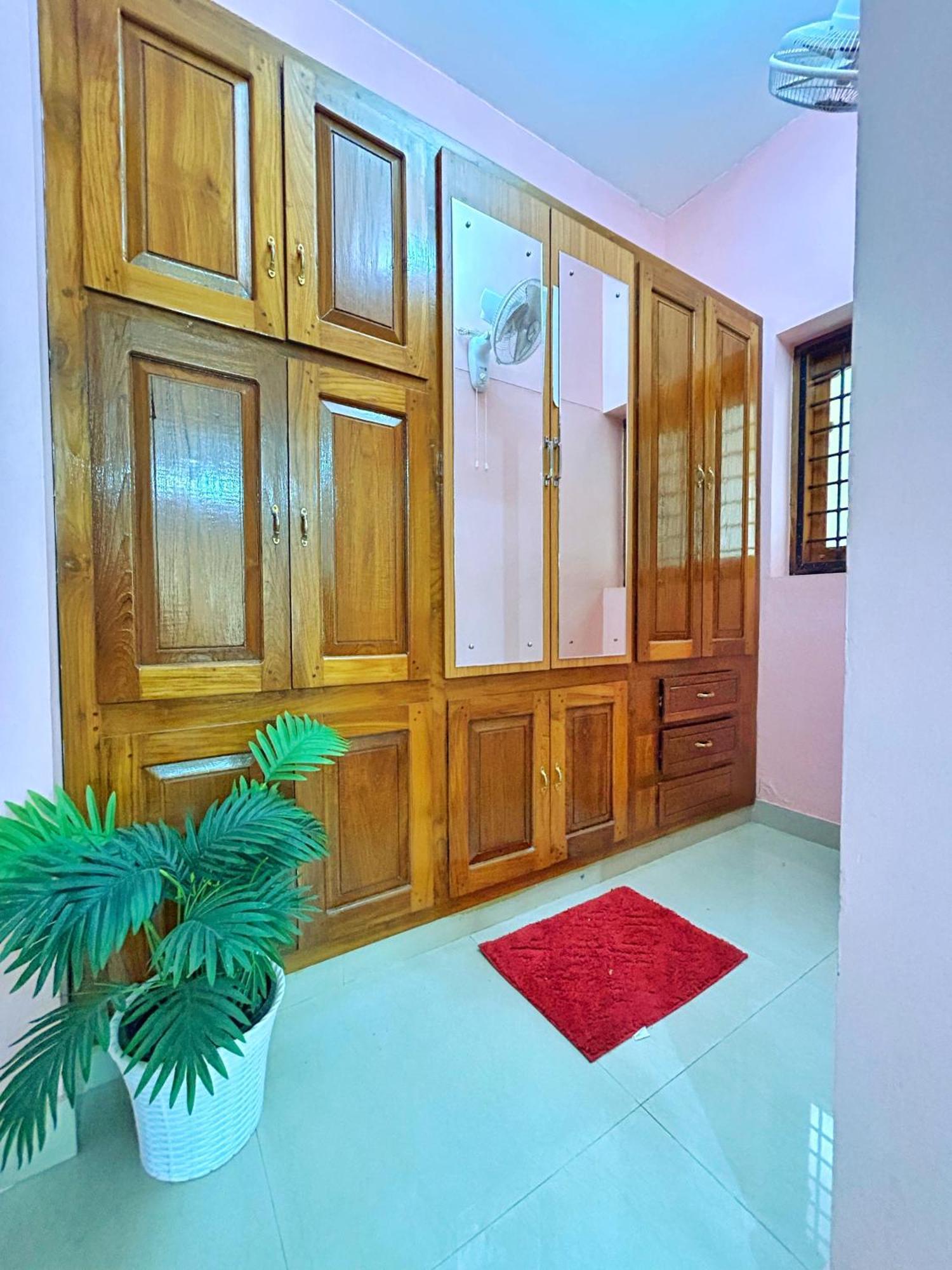 La Casa Trivandrum 4 Bhk Ac Luxury Villa At City Centre, Just 6 Kms To Airport Thiruvananthapuram Exterior foto