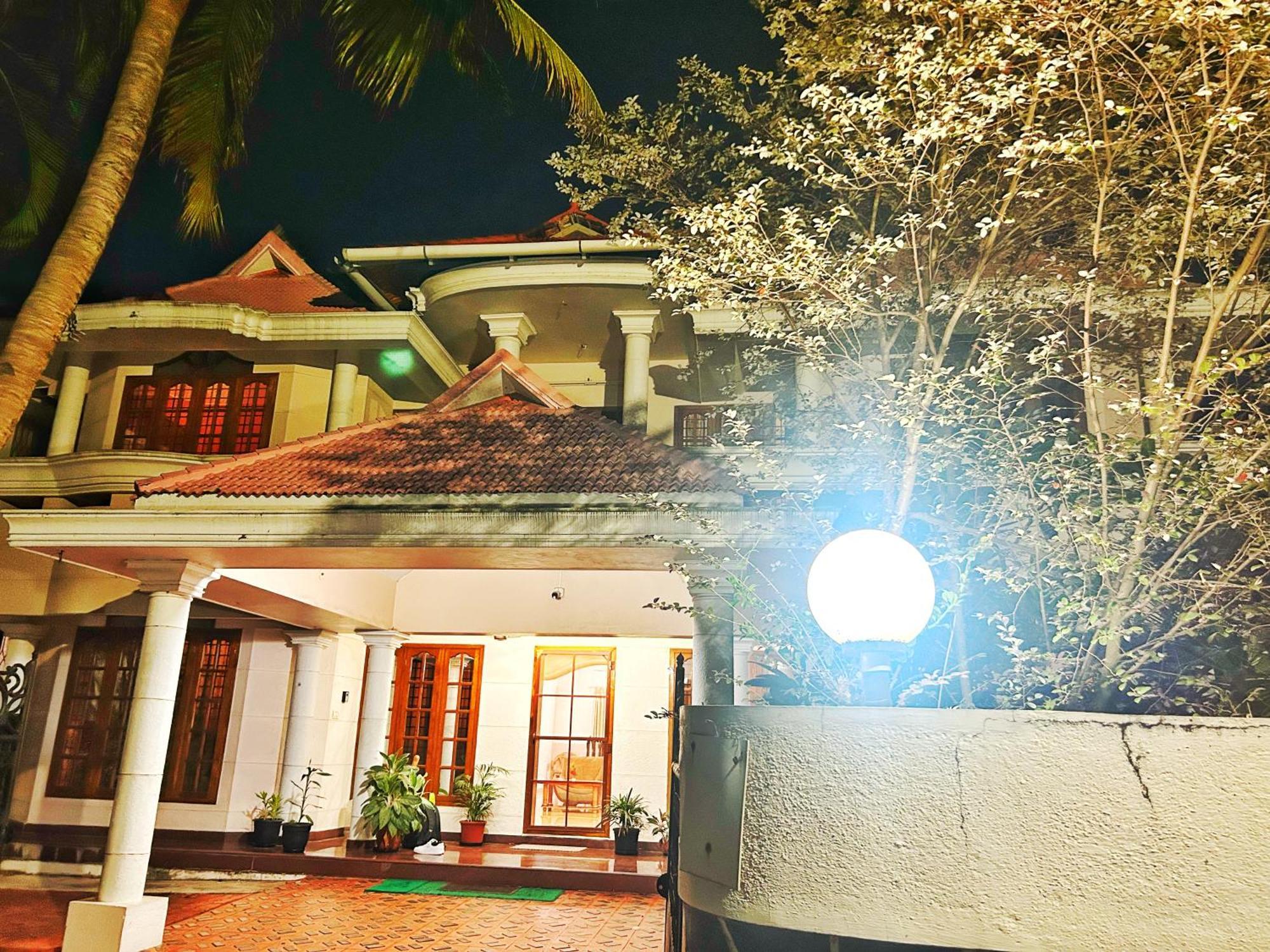La Casa Trivandrum 4 Bhk Ac Luxury Villa At City Centre, Just 6 Kms To Airport Thiruvananthapuram Exterior foto