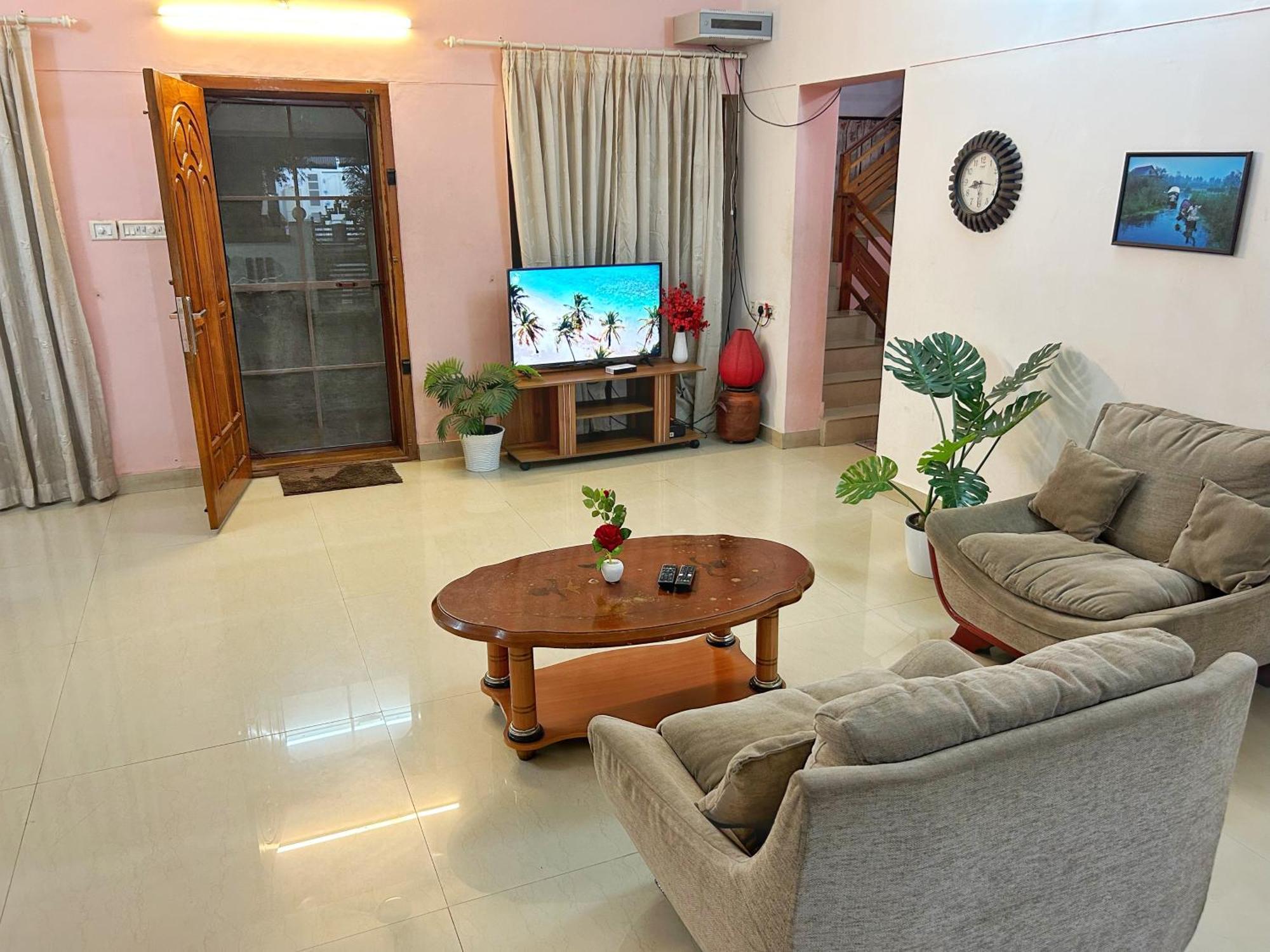 La Casa Trivandrum 4 Bhk Ac Luxury Villa At City Centre, Just 6 Kms To Airport Thiruvananthapuram Exterior foto